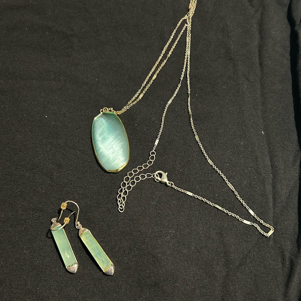 Necklace and earrings- green / light green